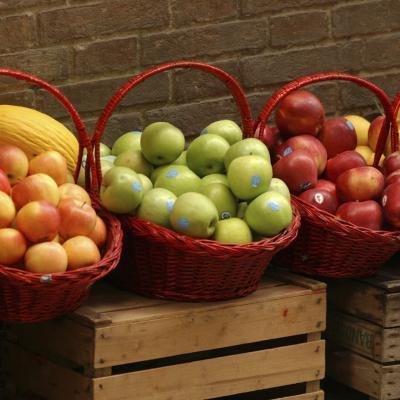 Baskets of fresh apples Baskets of fresh apples