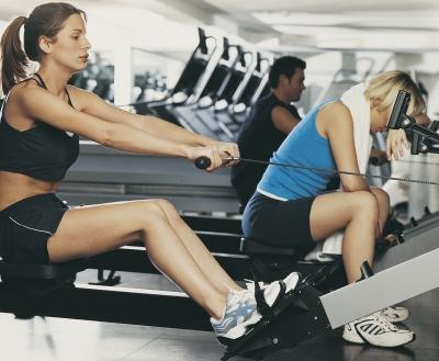 Trapezius muscle pain can be reduced through rowing machines.