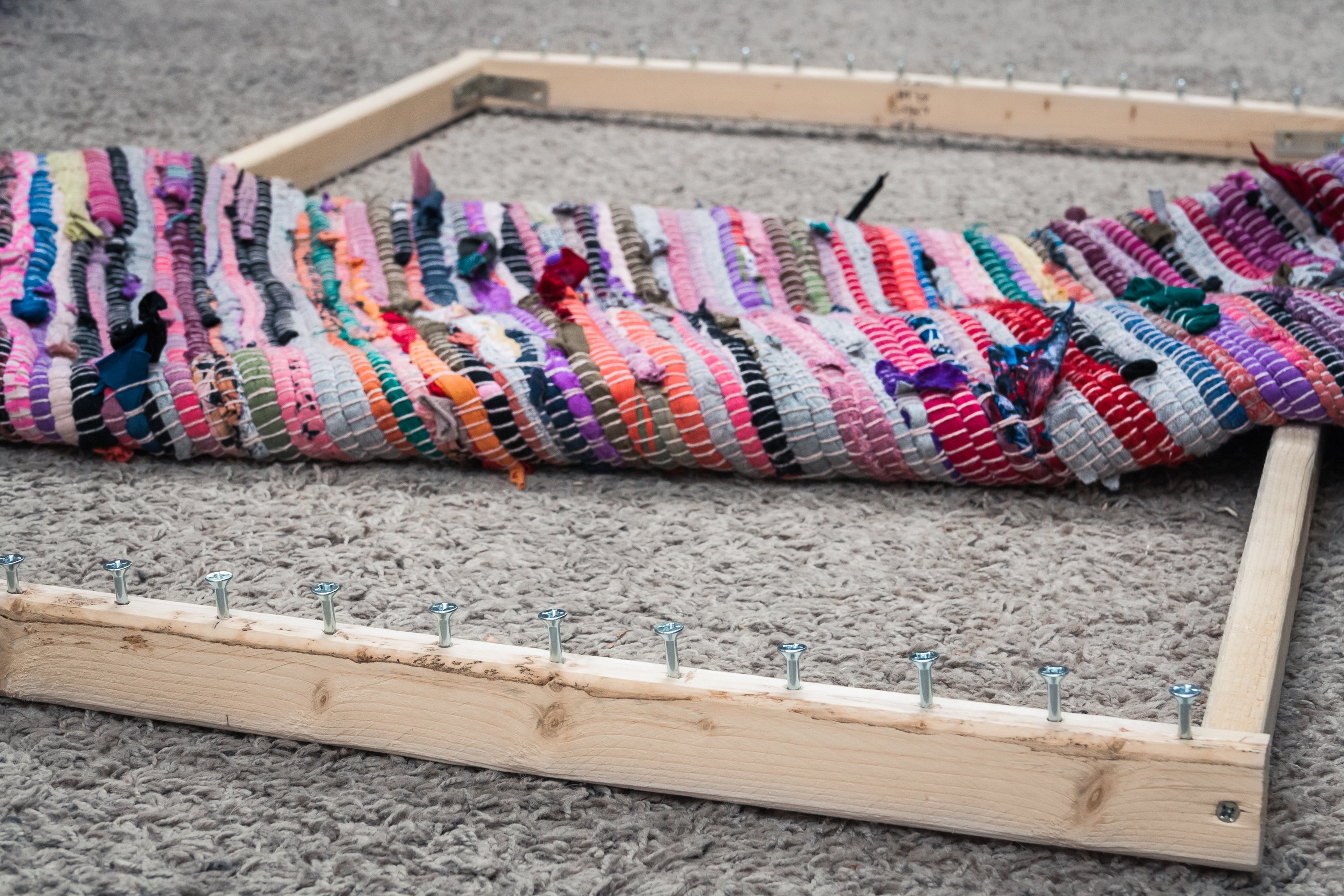 How to Make a Rag Rug Loom (with Pictures) eHow