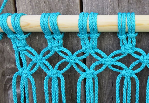 Continue using square knots to create the seat pattern.