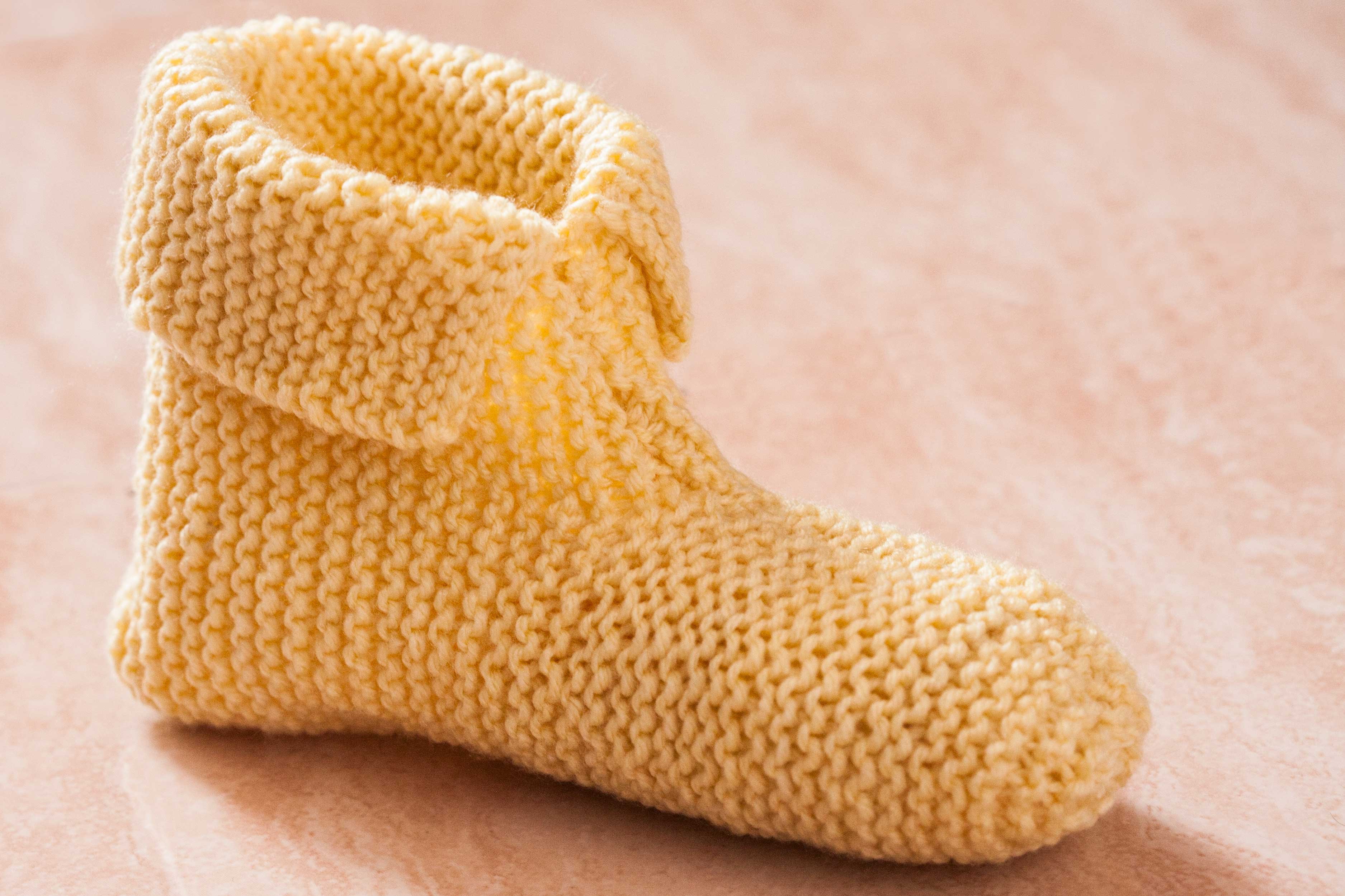 how-to-knit-slippers-for-beginners-with-pictures-ehow