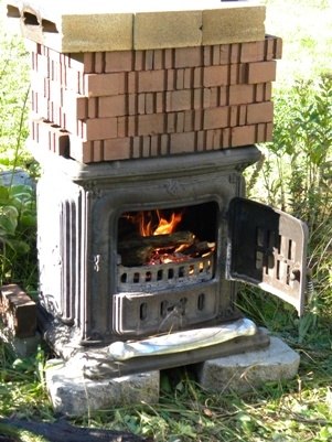 Homemade outdoor wood-fired kiln Homemade outdoor wood-fired kiln