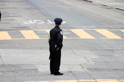 There are 5 main requirements to become a Chicago cop There are 5 main requirements to become a Chicago cop