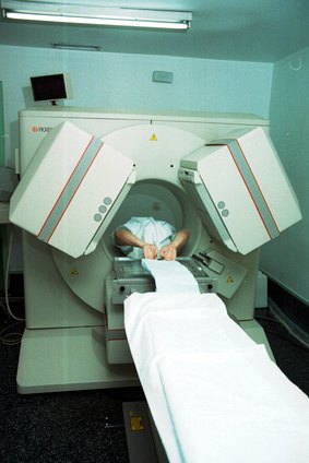 Doctors can identify a bulging disc with magnetic resonance imaging. Doctors can identify a bulging disc with magnetic resonance imaging.