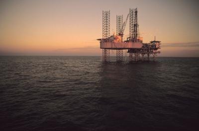 Floormen work on offshore oil rigs all over the world. Floormen work on offshore oil rigs all over the world.