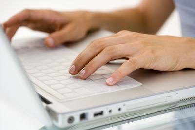Watch for signs and symptoms of MS pain in the hands. Watch for signs and symptoms of MS pain in the hands.