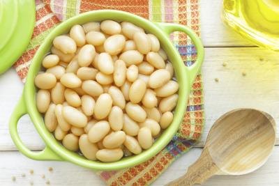 Small bowl of white beans Small bowl of white beans