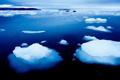 Difference Between South Pole & North Pole Difference Between South Pole & North Pole