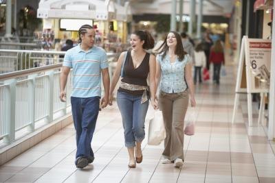 Advantages & Disadvantages of Shopping Malls Advantages & Disadvantages of Shopping Malls