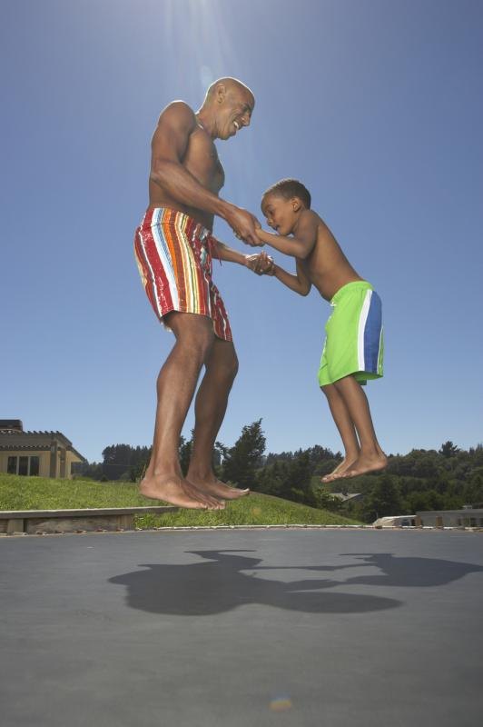 Use the trampoline as a family to emphasize fitness for everyone. Use the trampoline as a family to emphasize fitness for everyone.