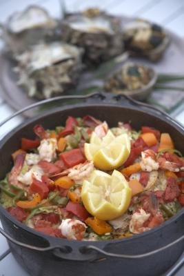 Low country boil decorations should reflect a simple, country atmosphere. Low country boil decorations should reflect a simple, country atmosphere.