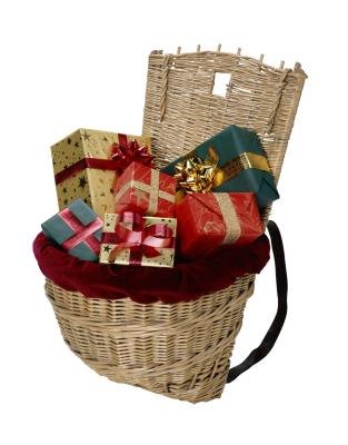 Use a unique container to hold all the gift items for your man. Use a unique container to hold all the gift items for your man.