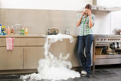 Malfunctioning dishwasher. Malfunctioning dishwasher.
