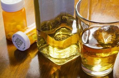 Klonipin is used for alcohol withdrawal. Klonipin is used for alcohol withdrawal.