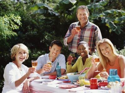 Prepare a cool meal for dining in summer heat. Prepare a cool meal for dining in summer heat.
