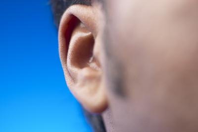 Yeast infections can affect the ears, resulting in some unpleasant symptoms. Yeast infections can affect the ears, resulting in some unpleasant symptoms.