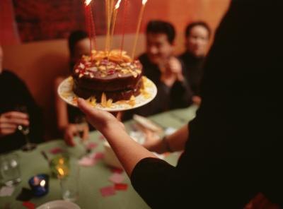 Make your teenage boy the birthday cake of his dreams with a few simple steps. Make your teenage boy the birthday cake of his dreams with a few simple steps.