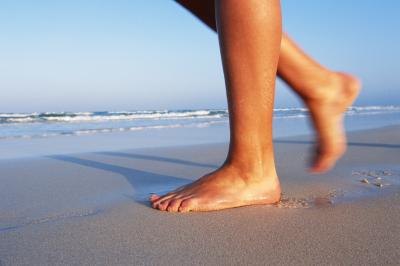Saddle bone deformity is recognized by a bump on the top of the foot. Saddle bone deformity is recognized by a bump on the top of the foot.