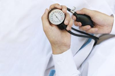 High blood pressure and muscle pain can be caused by a number of things. High blood pressure and muscle pain can be caused by a number of things.
