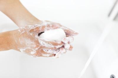 Avoid using soap when suffering labial pain. Avoid using soap when suffering labial pain.