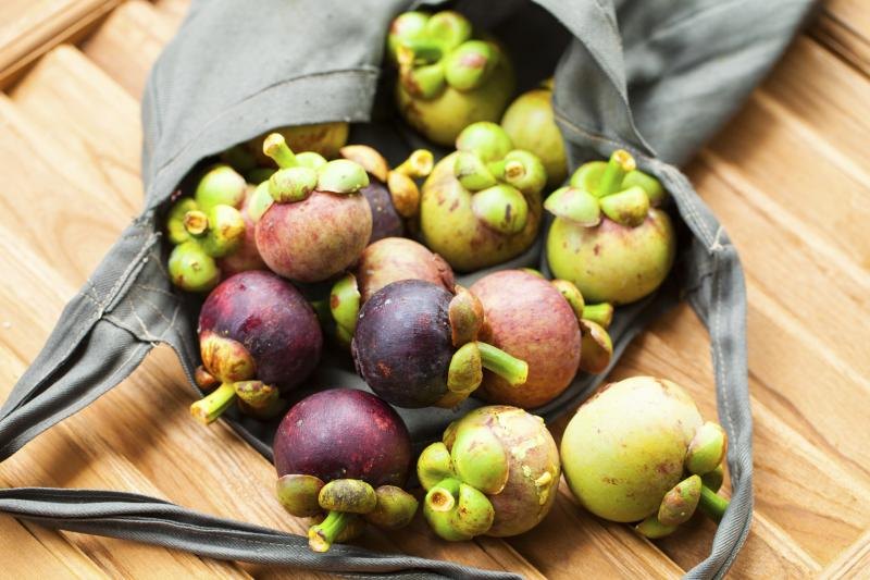 what-is-mangosteen-fruit-ehow