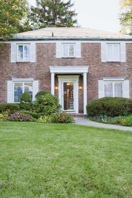 Clean your old brick walls to remove dirt, dust and buildup. Clean your old brick walls to remove dirt, dust and buildup.