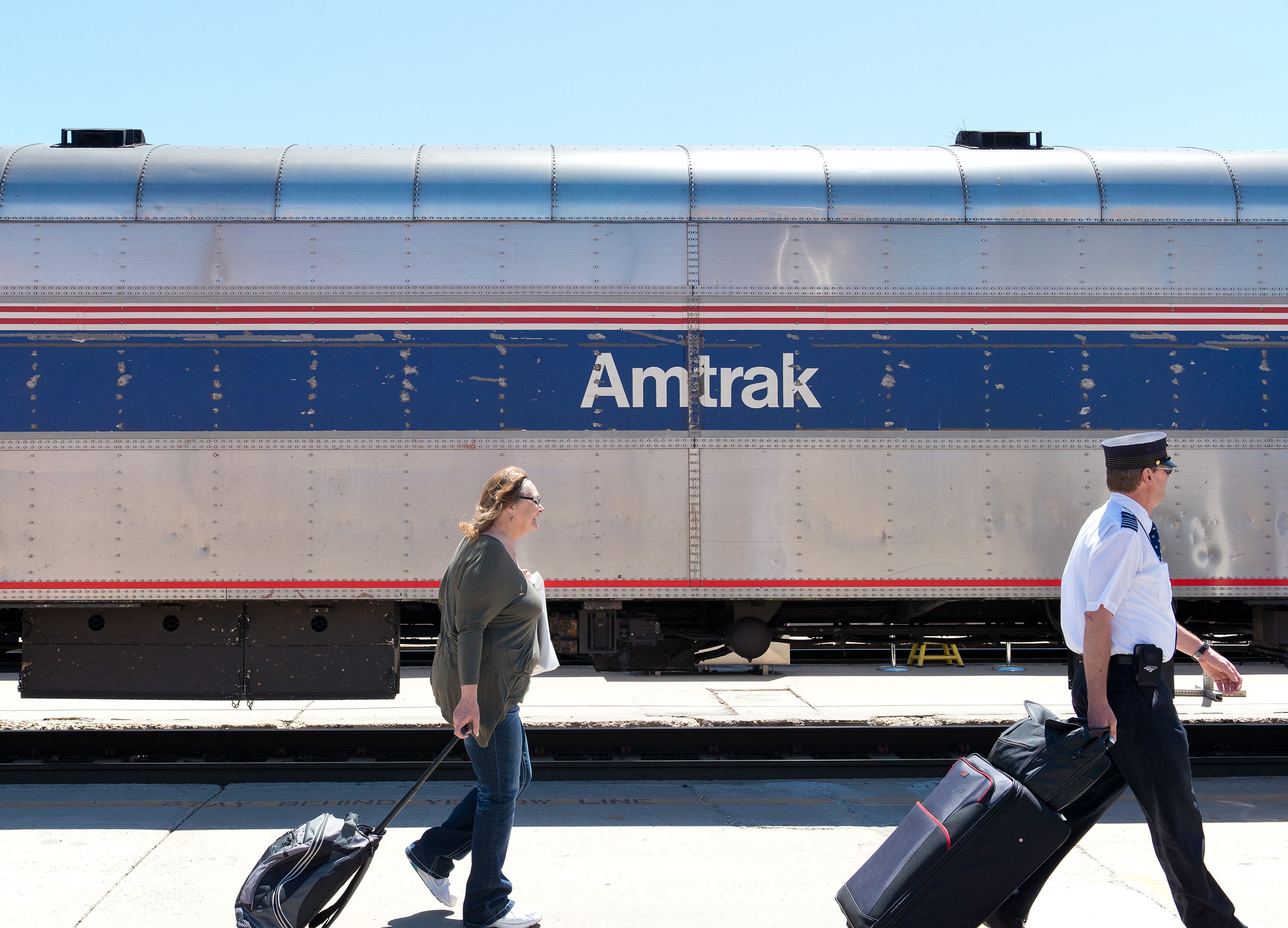 How to Book Train Travel from St. Louis to Chicago | eHow