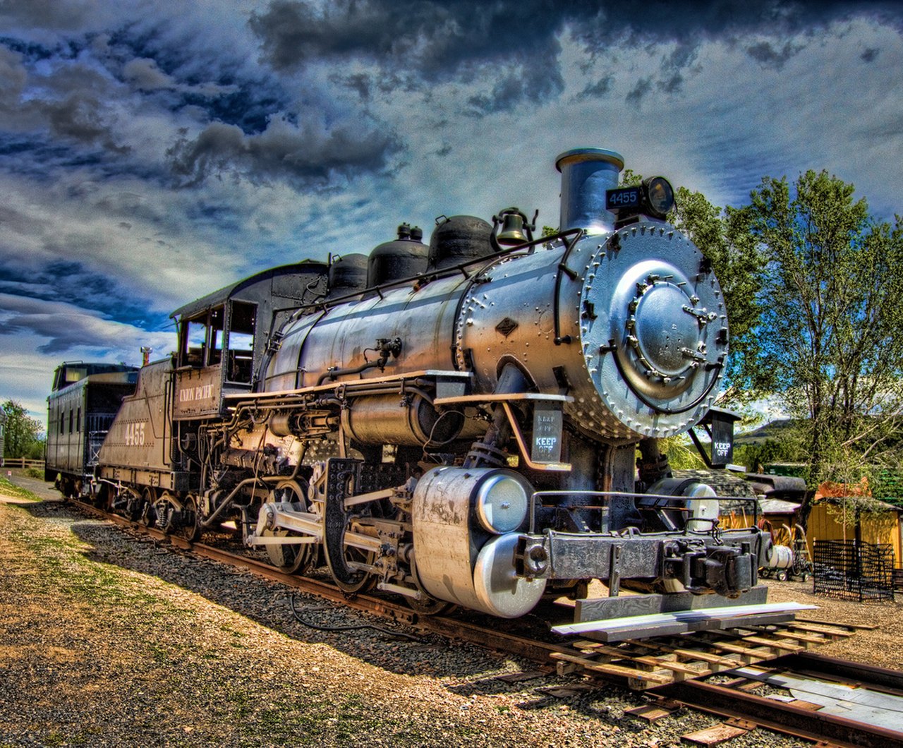 16 Trains Passing Through Colorado To Take You Back in Time