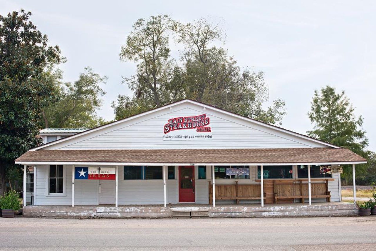 9 Of The Best Down-Home Tiny Restaurants In Texas