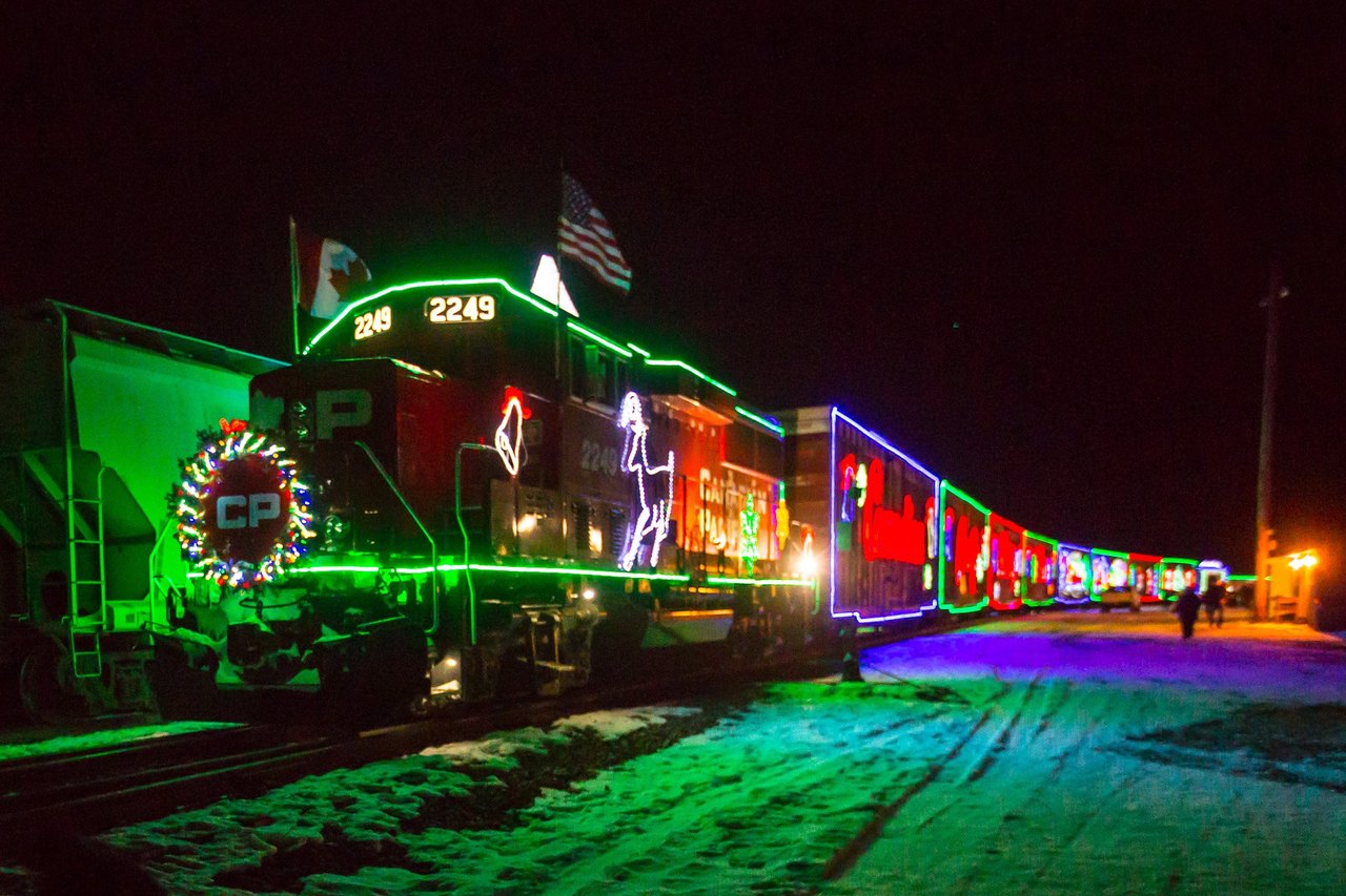 Don't Mess The Festive Holiday Train Coming To Minnesota
