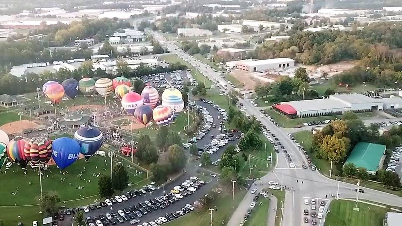 The Gaslight Festival Has A Magical Hot Air Balloon Glow In Kentucky