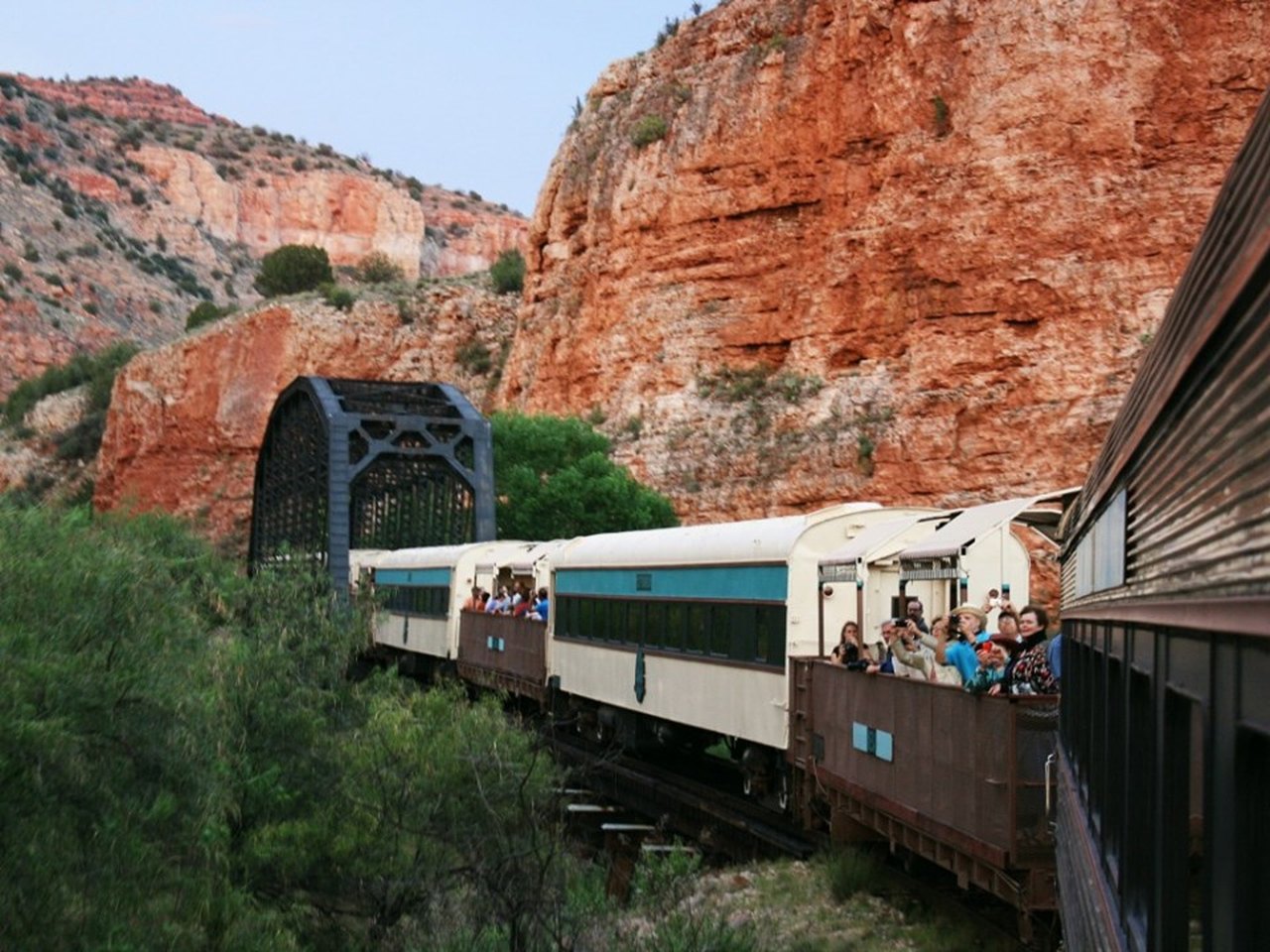 travel by train arizona