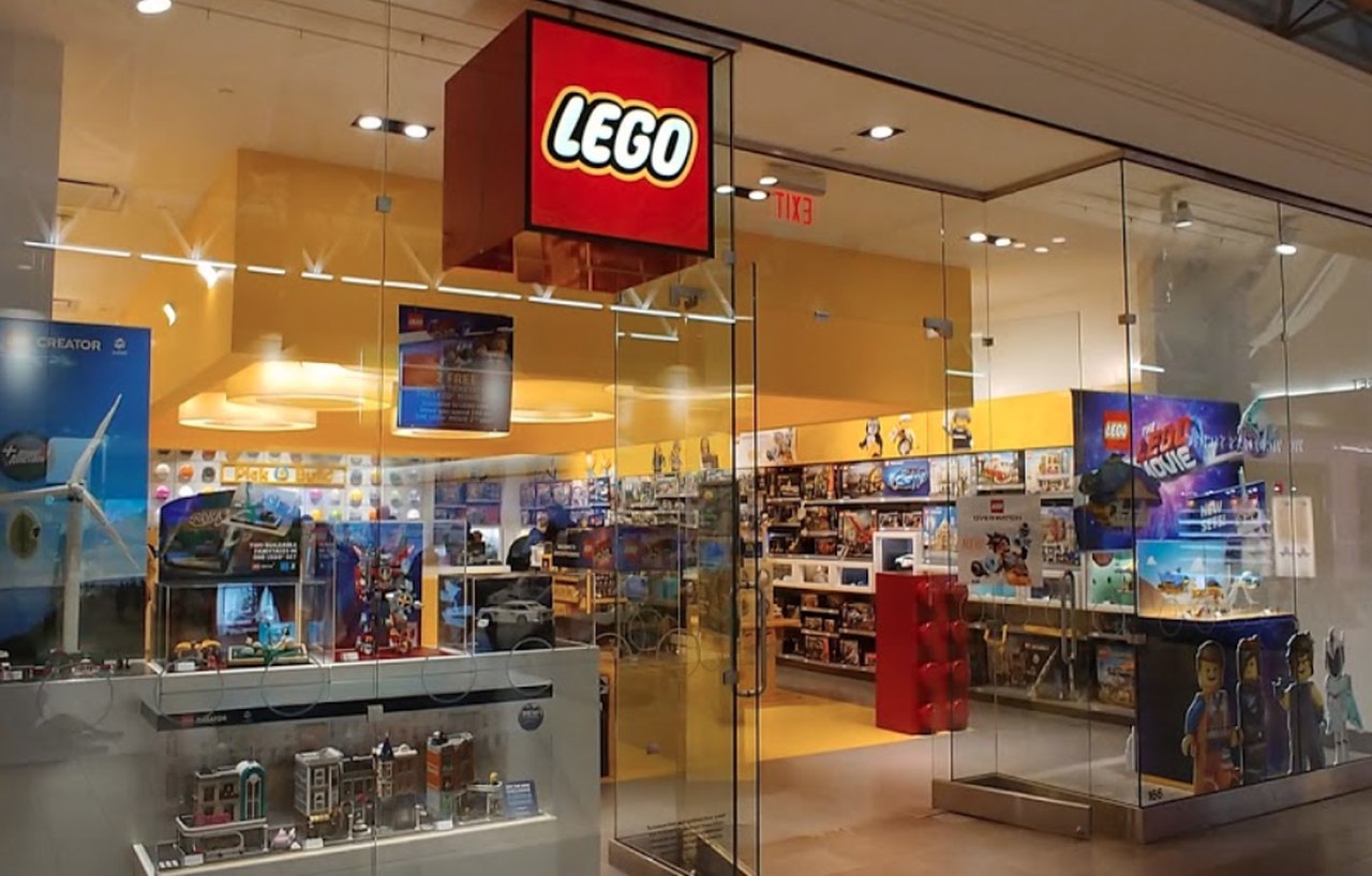 Jonge dame Sluit een verzekering af Ontrouw The Delaware LEGO Store Is A Wonderful Place To Shop
