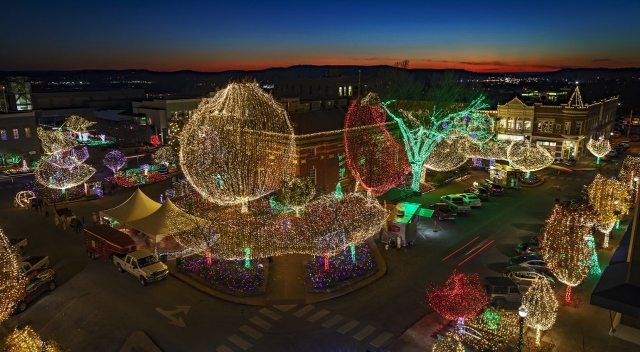7 Of The Best Arkansas Christmas Light Displays