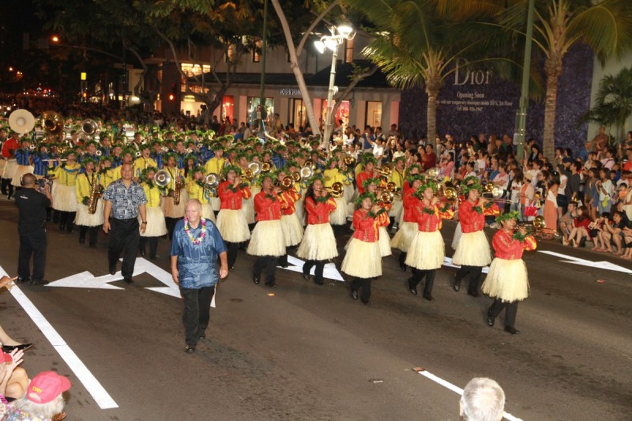 The Waikiki Holiday Parade Is The Best Holiday Event In Hawaii