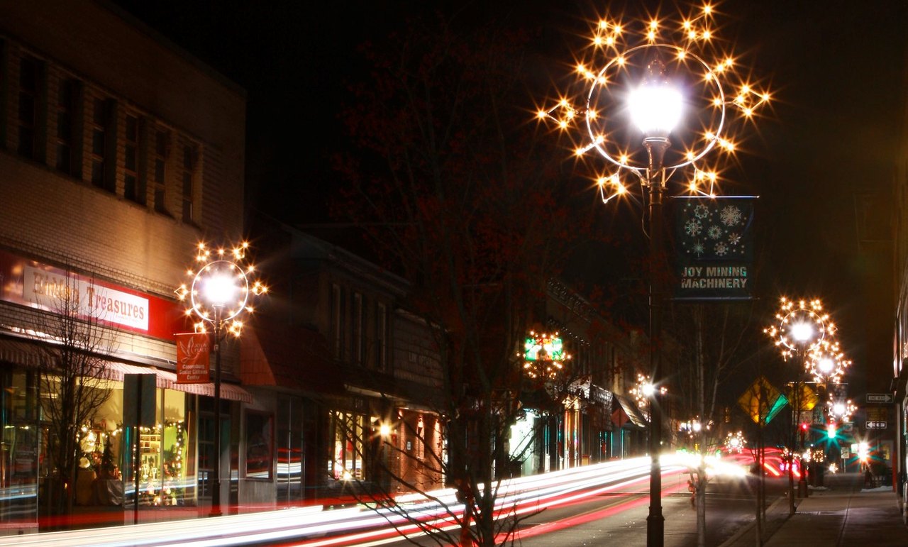 Visit Canonsburg, A Spellbinding Christmas Town In Pittsburgh