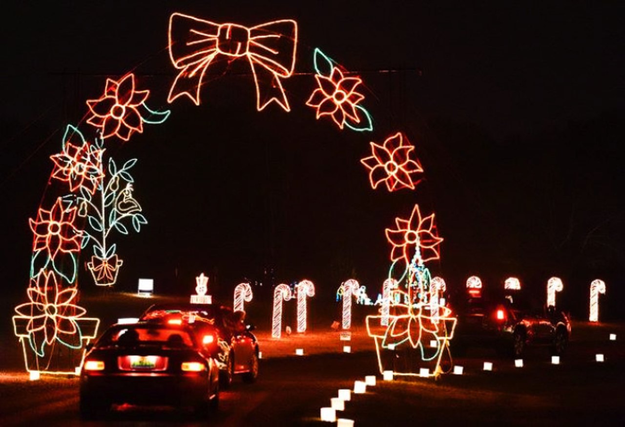 5 Best DriveThru Displays Of Christmas Lights In Alabama