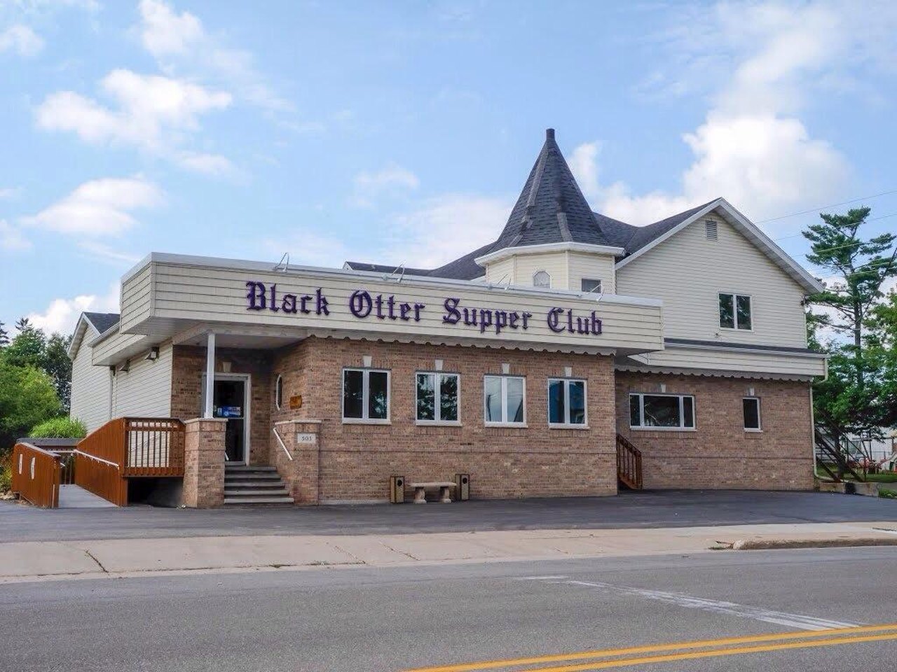 Black otter supper club hortonville wi