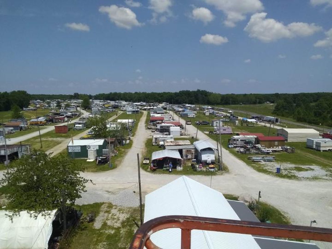 The Massive Rutledge Flea Market In Missouri Is Open Again