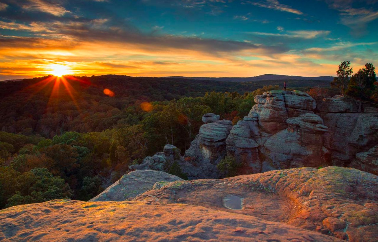 Hiking The Indian Point Trail In Illinois Will Be A Memory You Won't Forget