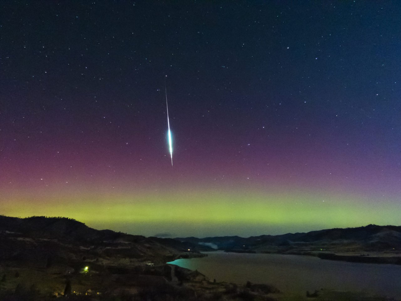 Four Different Meteor Showers Will Dazzle Indiana This November