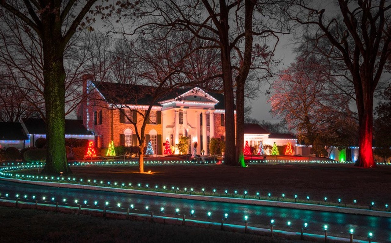 Take A Christmas Tour At Elvis Presley's Graceland In Tennessee