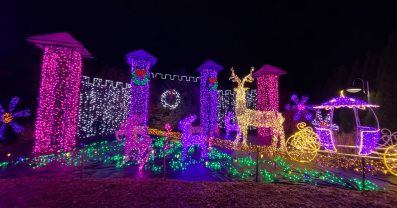 Experience The Epic Christmas Lights At Oregon Garden Resort