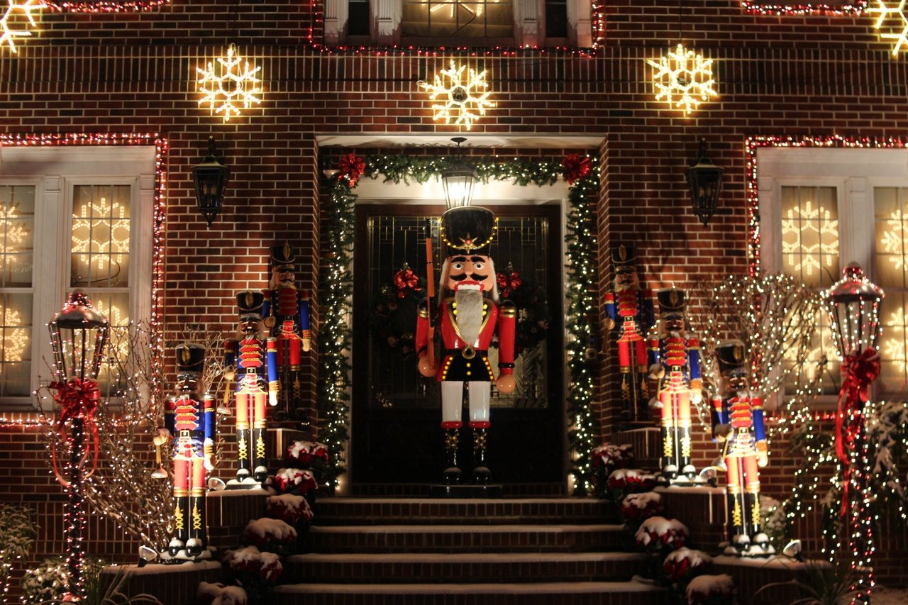5 Christmas Lights Displays In New York That You'll Love