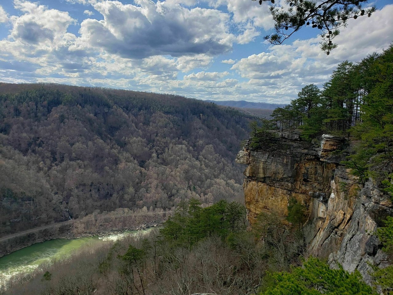 Explore Unparalleled Views on The Endless Wall Trail In West Virginia