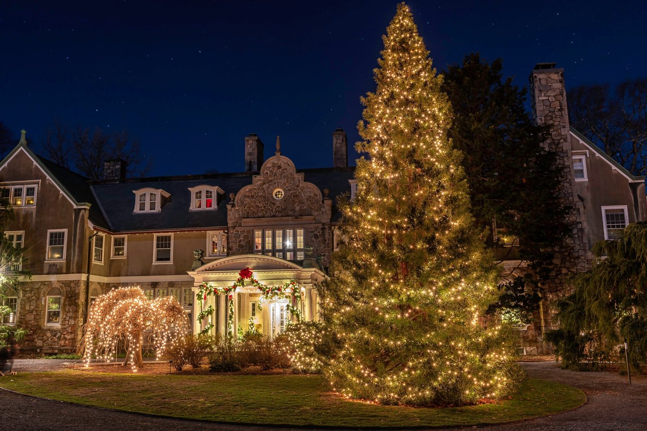 The Holiday Lights at Blithewold Mansion In Rhode Island Are Spectacular