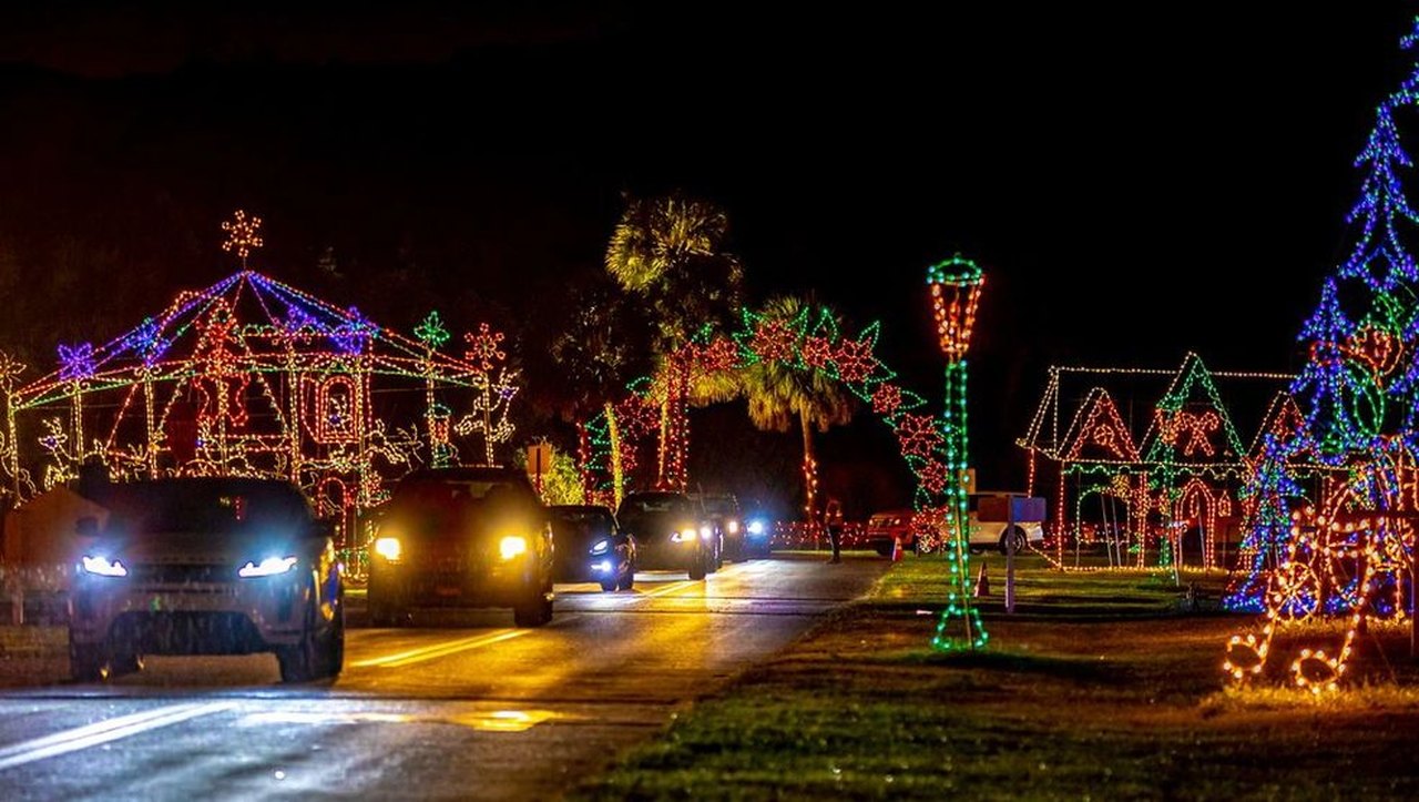 The Holiday Fantasy Of Lights In Florida Is A Dazzling DriveThru Display