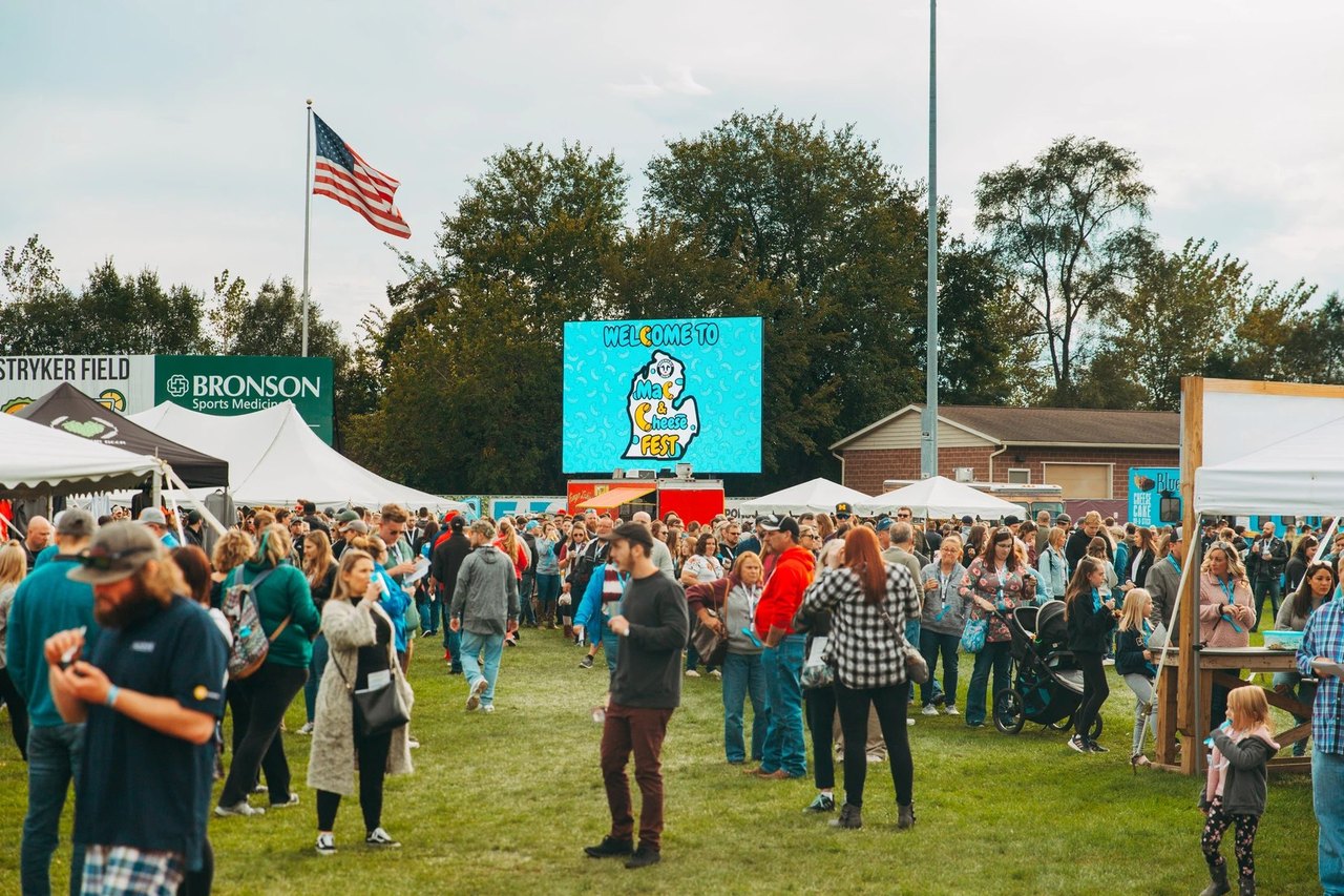 Foodie Bucket List This Epic Mac And Cheese Fest In Michigan