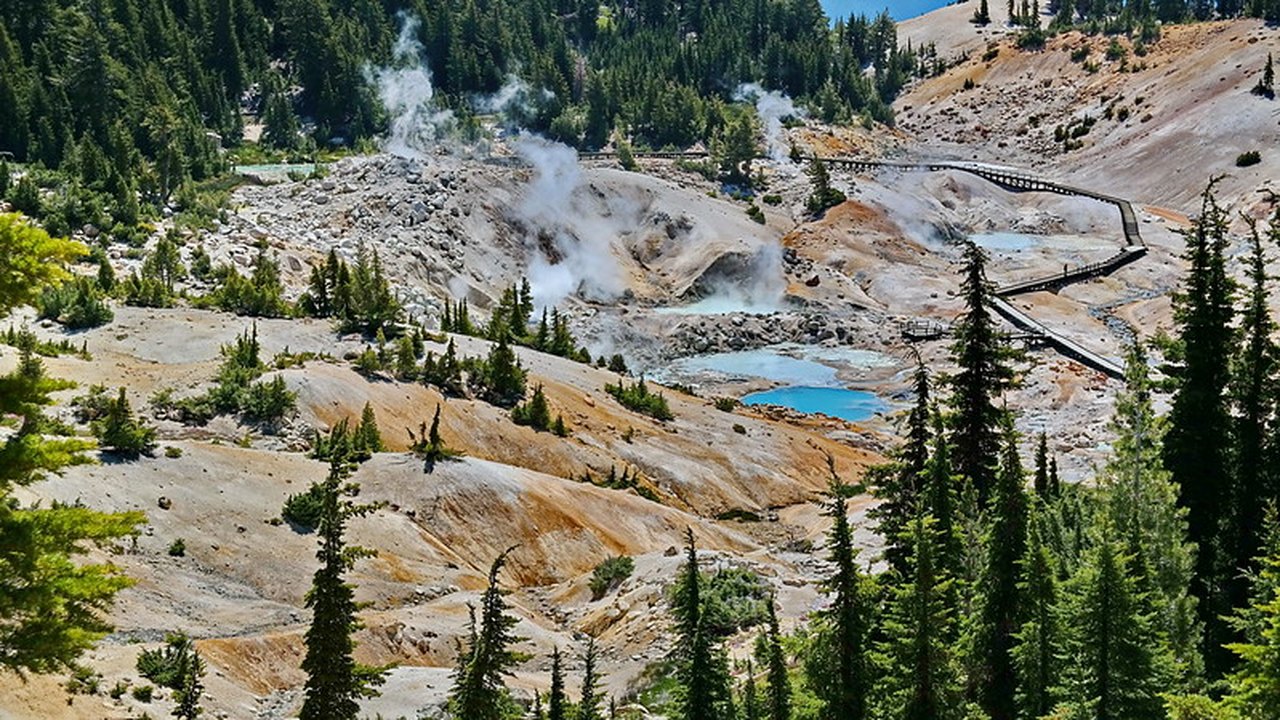 A Guide to Visiting Lassen Volcanic National Park: Everything You Need to  Know - ALICE'S ADVENTURES ON EARTH