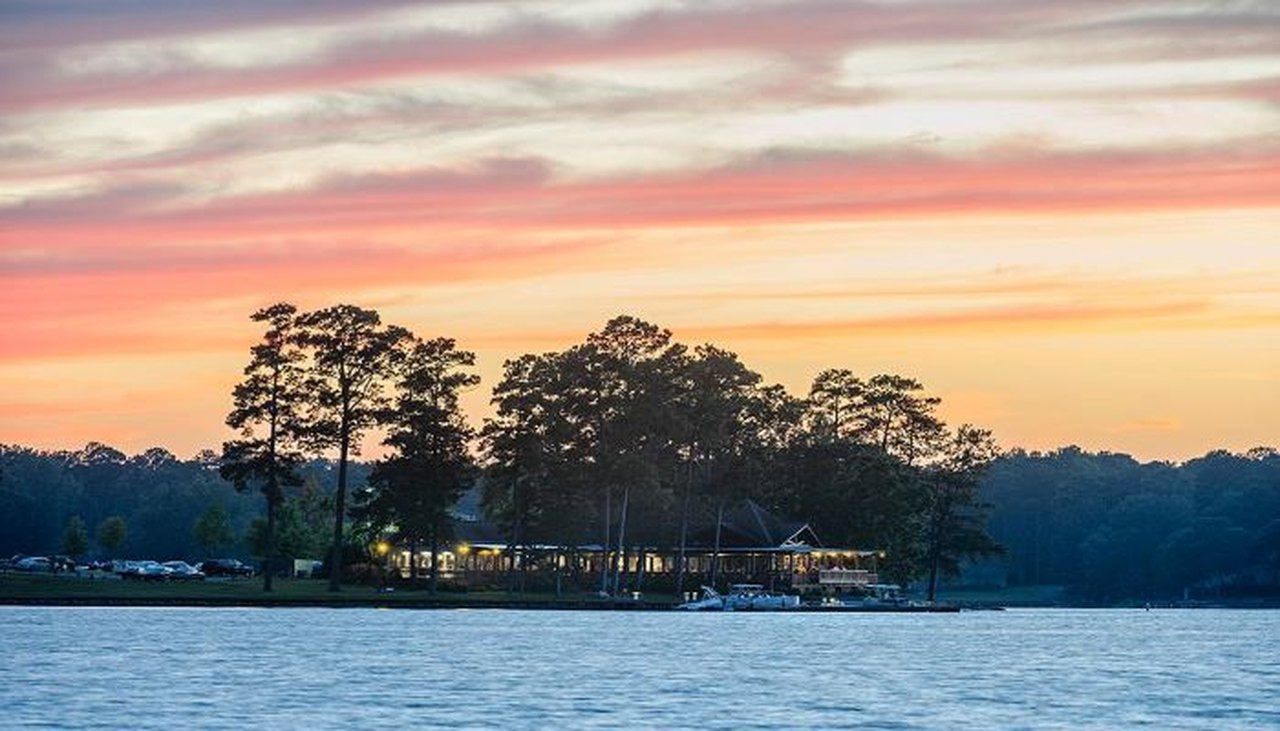 Lake Martin In Alabama Is One Of The South s Best Lakes Lake Martin In Alabama Is One Of The South s Best Lakes